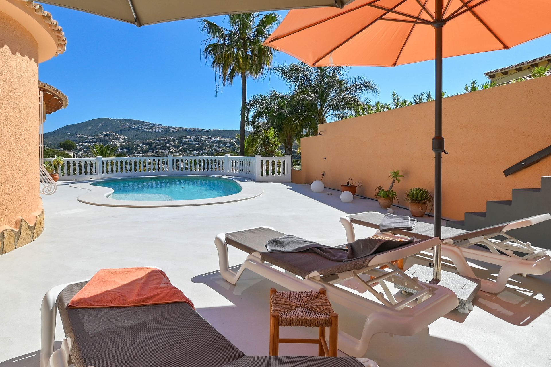 Neuer Pool und Terrasse 2025